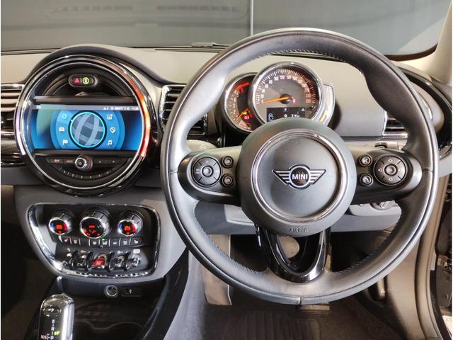 ＭＩＮＩ クーパーＤ　クラブマン　２年保証付　ワンオーナー　後期モデル　シートヒーター　バックカメラ　純正ＨＤＤナビ　レザーシートカバー　シルバールーフ　純正１７インチＡＷ　コンフォートアクセス　障害物センサー　衝突軽減ブレーキ（25枚目）