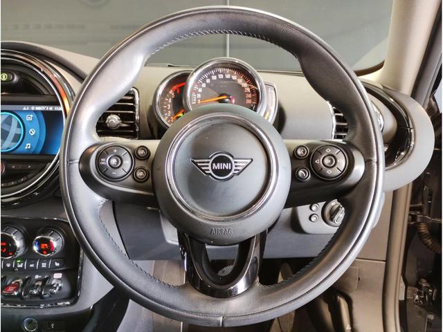 ＭＩＮＩ クーパーＤ　クラブマン　２年保証付　ワンオーナー　後期モデル　シートヒーター　バックカメラ　純正ＨＤＤナビ　レザーシートカバー　シルバールーフ　純正１７インチＡＷ　コンフォートアクセス　障害物センサー　衝突軽減ブレーキ（26枚目）