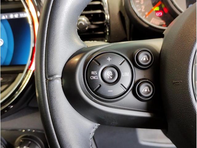 ＭＩＮＩ クーパーＤ　クラブマン　２年保証付　ワンオーナー　後期モデル　シートヒーター　バックカメラ　純正ＨＤＤナビ　レザーシートカバー　シルバールーフ　純正１７インチＡＷ　コンフォートアクセス　障害物センサー　衝突軽減ブレーキ（27枚目）