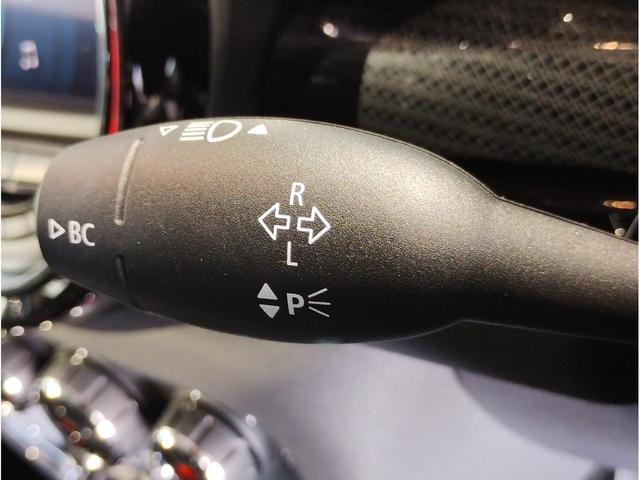 ＭＩＮＩ クーパーＤ　クラブマン　２年保証付　ワンオーナー　後期モデル　シートヒーター　バックカメラ　純正ＨＤＤナビ　レザーシートカバー　シルバールーフ　純正１７インチＡＷ　コンフォートアクセス　障害物センサー　衝突軽減ブレーキ（29枚目）