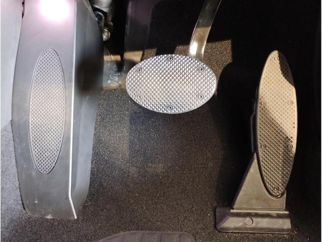 ＭＩＮＩ クーパーＤ　クラブマン　２年保証付　ワンオーナー　後期モデル　シートヒーター　バックカメラ　純正ＨＤＤナビ　レザーシートカバー　シルバールーフ　純正１７インチＡＷ　コンフォートアクセス　障害物センサー　衝突軽減ブレーキ（49枚目）