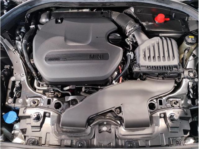 ＭＩＮＩ クーパーＤ　クラブマン　２年保証付　ワンオーナー　後期モデル　シートヒーター　バックカメラ　純正ＨＤＤナビ　レザーシートカバー　シルバールーフ　純正１７インチＡＷ　コンフォートアクセス　障害物センサー　衝突軽減ブレーキ（50枚目）