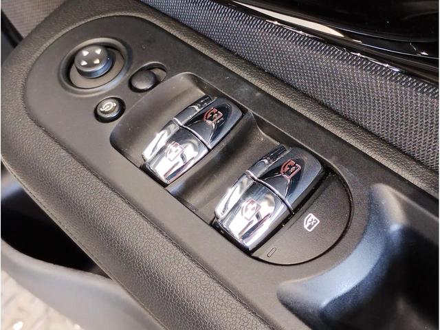 ＭＩＮＩ クーパーＤ　クラブマン　２年保証付　ワンオーナー　後期モデル　シートヒーター　バックカメラ　純正ＨＤＤナビ　レザーシートカバー　シルバールーフ　純正１７インチＡＷ　コンフォートアクセス　障害物センサー　衝突軽減ブレーキ（58枚目）