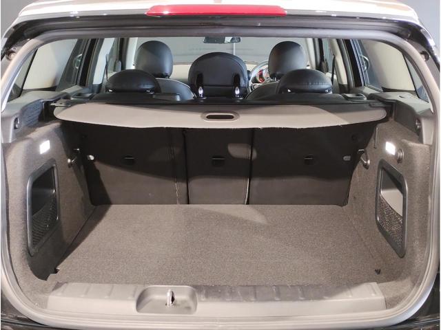 ＭＩＮＩ クーパーＤ　クラブマン　２年保証付　ワンオーナー　後期モデル　シートヒーター　バックカメラ　純正ＨＤＤナビ　レザーシートカバー　シルバールーフ　純正１７インチＡＷ　コンフォートアクセス　障害物センサー　衝突軽減ブレーキ（68枚目）