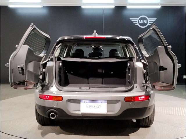 ＭＩＮＩ クーパーＤクラブマンプレミアム＋Ｐクラシック・トリム　ワンオーナー　シートヒーター　アクティブクルーズコントロール　ワイヤレス充電　バックカメラ　純正ＨＤＤナビ　ブラックルーフ　コンフォートアクセス　パーキングアシスト　障害物センサー　純正１７ＡＷ（12枚目）