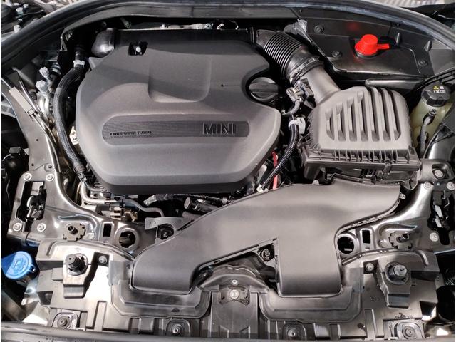 ＭＩＮＩ クーパーＤクラブマンプレミアム＋Ｐクラシック・トリム　ワンオーナー　シートヒーター　アクティブクルーズコントロール　ワイヤレス充電　バックカメラ　純正ＨＤＤナビ　ブラックルーフ　コンフォートアクセス　パーキングアシスト　障害物センサー　純正１７ＡＷ（53枚目）