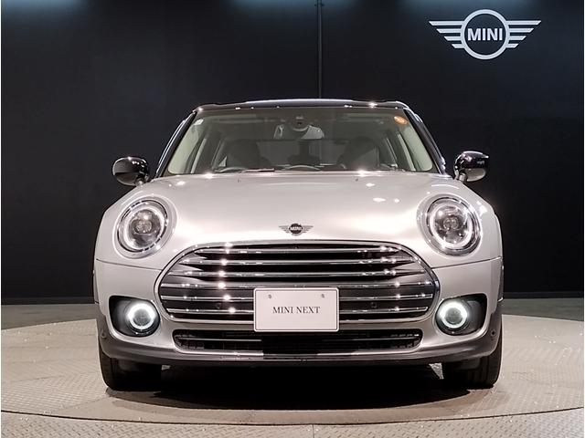 ＭＩＮＩ クーパーＤクラブマンプレミアム＋Ｐクラシック・トリム　ワンオーナー　シートヒーター　アクティブクルーズコントロール　ワイヤレス充電　バックカメラ　純正ＨＤＤナビ　ブラックルーフ　コンフォートアクセス　パーキングアシスト　障害物センサー　純正１７ＡＷ（65枚目）