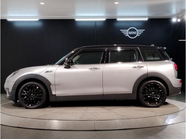 ＭＩＮＩ クーパーＤクラブマンプレミアム＋Ｐクラシック・トリム　ワンオーナー　シートヒーター　アクティブクルーズコントロール　ワイヤレス充電　バックカメラ　純正ＨＤＤナビ　ブラックルーフ　コンフォートアクセス　パーキングアシスト　障害物センサー　純正１７ＡＷ（68枚目）