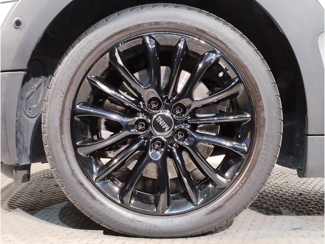 ＭＩＮＩ クーパーＤクラブマンプレミアム＋Ｐクラシック・トリム　ワンオーナー　シートヒーター　アクティブクルーズコントロール　ワイヤレス充電　バックカメラ　純正ＨＤＤナビ　ブラックルーフ　コンフォートアクセス　パーキングアシスト　障害物センサー　純正１７ＡＷ（73枚目）