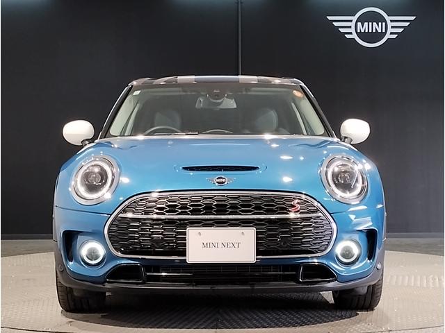 ＭＩＮＩ クーパーＤクラブマンプレミアム＋Ｐクラシック・トリム　・後期モデル・アクティブクルーズコントロール・純正ＨＤＤナビ・液晶メーター・シートヒーター・オプション１８ＡＷ・ルーフラッピング・ＬＥＤヘッドライト・ワイヤレス充電・バックカメラ・前後ＰＤＣセンサー（68枚目）
