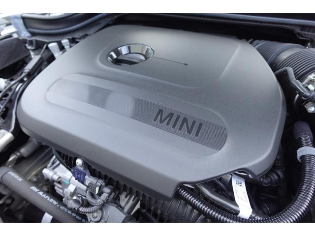 MINI クーパーC クラシック・トリム 弊社登録車 Classic TRIM ドライビングアシスト パーキングアシスト アクティブクルーズコントロール ヘッドアップディスプレイ パノラマビューカメラ&PDC ワイヤレスチャージ 認定中古車(15枚目)