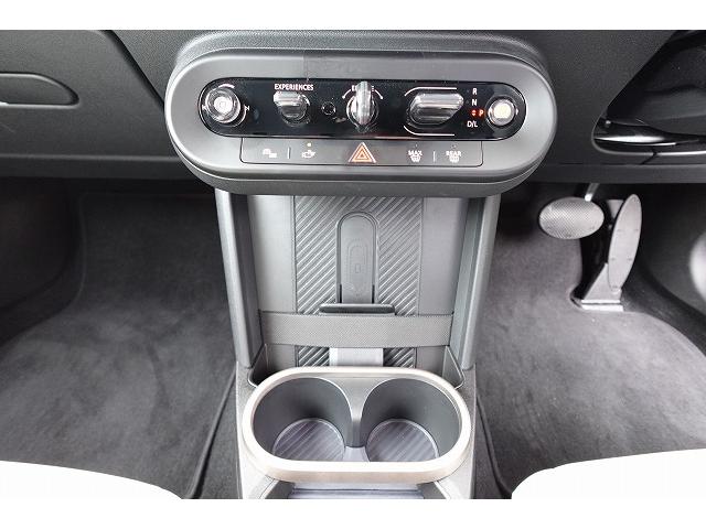 MINI クーパーC フェイバリット・トリム 弊社登録車 FAVOURED TRIM Mパッケージ ドライビングアシスト パーキングアシスト アクティブクルーズコントロール ヘッドアップディスプレイ パノラマビューカメラ&前後PDC 電動シート(36枚目)