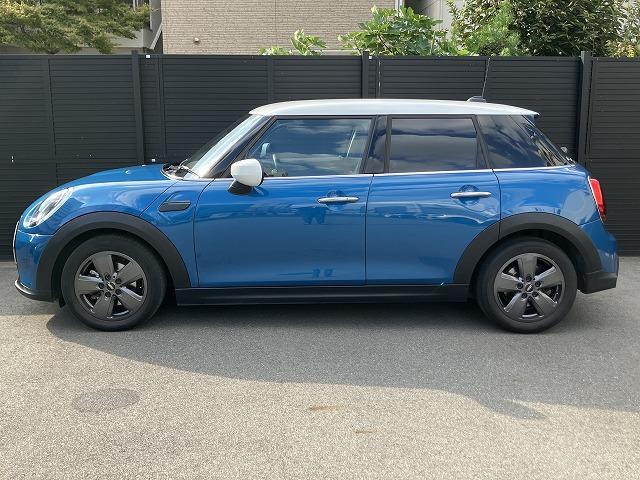 ＭＩＮＩ クーパーＤ　クラシック・トリム　弊社下取ワンオーナー　クラシックトリム　アクティブクルーズコントロール　コンフォートアクセス　リアビューカメラ　　リアＰＤＣ　ＬＥＤヘッドライト　Ａｐｐｌｅ　Ｃａｒ　Ｐｌａｙ　禁煙車　認定中古車（13枚目）