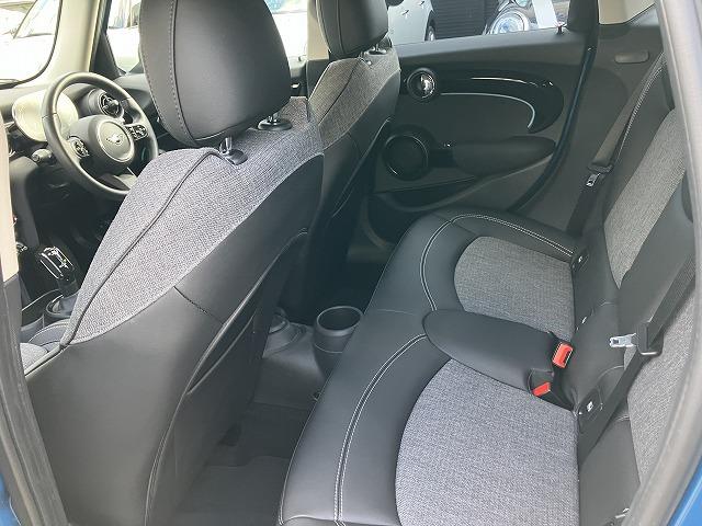 ＭＩＮＩ クーパーＤ　クラシック・トリム　弊社下取ワンオーナー　クラシックトリム　アクティブクルーズコントロール　コンフォートアクセス　リアビューカメラ　　リアＰＤＣ　ＬＥＤヘッドライト　Ａｐｐｌｅ　Ｃａｒ　Ｐｌａｙ　禁煙車　認定中古車（20枚目）