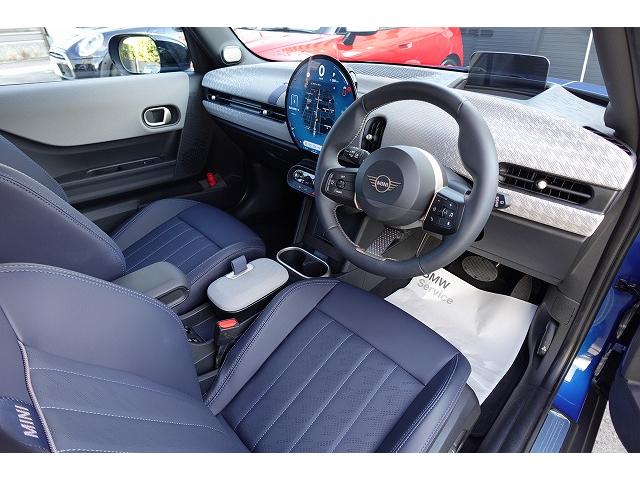 ＭＩＮＩ クーパーＳ　フェイバリット・トリム　弊社登録車　Ｍパッケージ　アクティブクルーズコントロール　ハーマンカードン・ハイファイラウド・スピーカーシステム　シートヒーター　ステアリングヒーター　電動シート　ヘッドアップディスプレイ　認定中古車（16枚目）