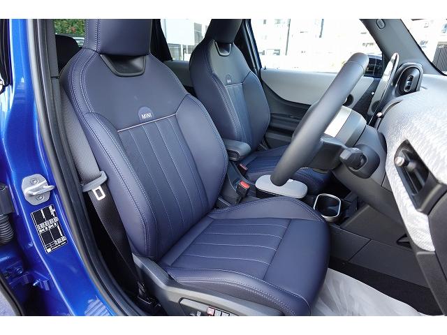 ＭＩＮＩ クーパーＳ　フェイバリット・トリム　弊社登録車　Ｍパッケージ　アクティブクルーズコントロール　ハーマンカードン・ハイファイラウド・スピーカーシステム　シートヒーター　ステアリングヒーター　電動シート　ヘッドアップディスプレイ　認定中古車（18枚目）