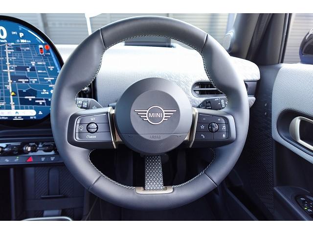 ＭＩＮＩ クーパーＳ　フェイバリット・トリム　弊社登録車　Ｍパッケージ　アクティブクルーズコントロール　ハーマンカードン・ハイファイラウド・スピーカーシステム　シートヒーター　ステアリングヒーター　電動シート　ヘッドアップディスプレイ　認定中古車（24枚目）