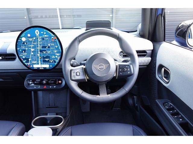 ＭＩＮＩ クーパーＳ　フェイバリット・トリム　弊社登録車　Ｍパッケージ　アクティブクルーズコントロール　ハーマンカードン・ハイファイラウド・スピーカーシステム　シートヒーター　ステアリングヒーター　電動シート　ヘッドアップディスプレイ　認定中古車（25枚目）