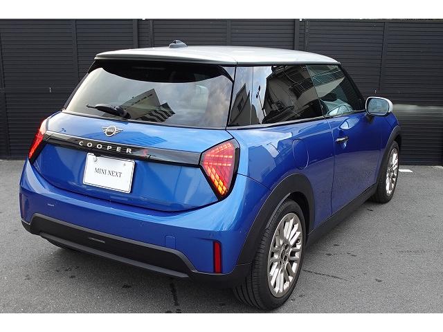 MINI クーパーS フェイバリット・トリム 弊社登録車 Mパッケージ アクティブクルーズコントロール ドライビングアシスタント パーキングアシスタント ヘッドアップディスプレイ harman/kardonHiFiラウドスピーカー 認定中古車(9枚目)