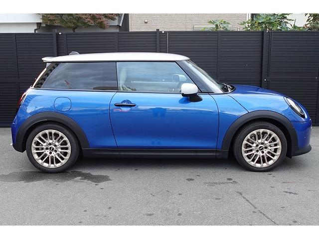 MINI クーパーS フェイバリット・トリム 弊社登録車 Mパッケージ アクティブクルーズコントロール ドライビングアシスタント パーキングアシスタント ヘッドアップディスプレイ harman/kardonHiFiラウドスピーカー 認定中古車(11枚目)