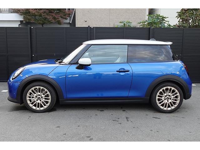 MINI クーパーS フェイバリット・トリム 弊社登録車 Mパッケージ アクティブクルーズコントロール ドライビングアシスタント パーキングアシスタント ヘッドアップディスプレイ harman/kardonHiFiラウドスピーカー 認定中古車(13枚目)
