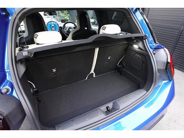 MINI クーパーS フェイバリット・トリム 弊社登録車 Mパッケージ アクティブクルーズコントロール ドライビングアシスタント パーキングアシスタント ヘッドアップディスプレイ harman/kardonHiFiラウドスピーカー 認定中古車(21枚目)