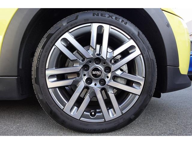 ＭＩＮＩ クーパーＣ　クラシック・トリム　弊社登録車　ＡＣＣ　ＨＵＤ　ドライビングアシスト　パーキングアシスト　アダプティブＬＥＤヘッドライト　シートヒーター　ステアリング＆レーンコントロールアシスト　ワイヤレスチャージング　認定中古車（6枚目）