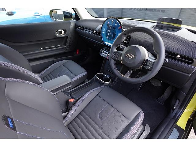 ＭＩＮＩ クーパーＣ　クラシック・トリム　弊社登録車　ＡＣＣ　ＨＵＤ　ドライビングアシスト　パーキングアシスト　アダプティブＬＥＤヘッドライト　シートヒーター　ステアリング＆レーンコントロールアシスト　ワイヤレスチャージング　認定中古車（16枚目）