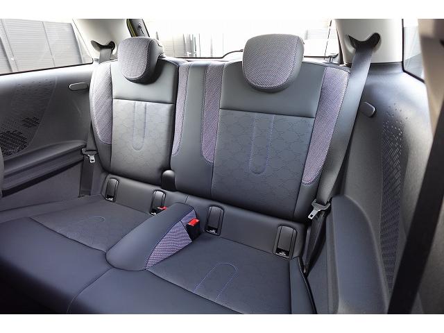 ＭＩＮＩ クーパーＣ　クラシック・トリム　弊社登録車　ＡＣＣ　ＨＵＤ　ドライビングアシスト　パーキングアシスト　アダプティブＬＥＤヘッドライト　シートヒーター　ステアリング＆レーンコントロールアシスト　ワイヤレスチャージング　認定中古車（20枚目）