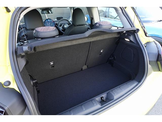 ＭＩＮＩ クーパーＣ　クラシック・トリム　弊社登録車　ＡＣＣ　ＨＵＤ　ドライビングアシスト　パーキングアシスト　アダプティブＬＥＤヘッドライト　シートヒーター　ステアリング＆レーンコントロールアシスト　ワイヤレスチャージング　認定中古車（21枚目）