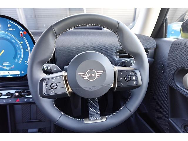 ＭＩＮＩ クーパーＣ　クラシック・トリム　弊社登録車　ＡＣＣ　ＨＵＤ　ドライビングアシスト　パーキングアシスト　アダプティブＬＥＤヘッドライト　シートヒーター　ステアリング＆レーンコントロールアシスト　ワイヤレスチャージング　認定中古車（24枚目）