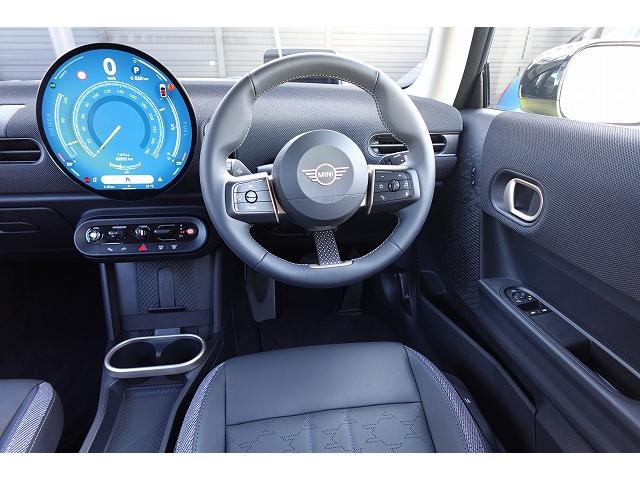 ＭＩＮＩ クーパーＣ　クラシック・トリム　弊社登録車　ＡＣＣ　ＨＵＤ　ドライビングアシスト　パーキングアシスト　アダプティブＬＥＤヘッドライト　シートヒーター　ステアリング＆レーンコントロールアシスト　ワイヤレスチャージング　認定中古車（25枚目）