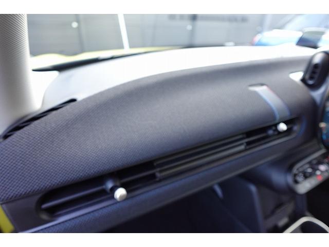 ＭＩＮＩ クーパーＣ　クラシック・トリム　弊社登録車　ＡＣＣ　ＨＵＤ　ドライビングアシスト　パーキングアシスト　アダプティブＬＥＤヘッドライト　シートヒーター　ステアリング＆レーンコントロールアシスト　ワイヤレスチャージング　認定中古車（42枚目）