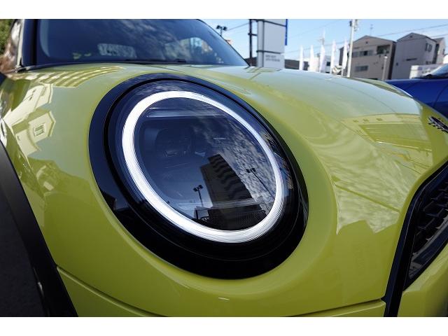 ＭＩＮＩ クーパーＣ　クラシック・トリム　弊社登録車　ＡＣＣ　ＨＵＤ　ドライビングアシスト　パーキングアシスト　アダプティブＬＥＤヘッドライト　シートヒーター　ステアリング＆レーンコントロールアシスト　ワイヤレスチャージング　認定中古車（57枚目）