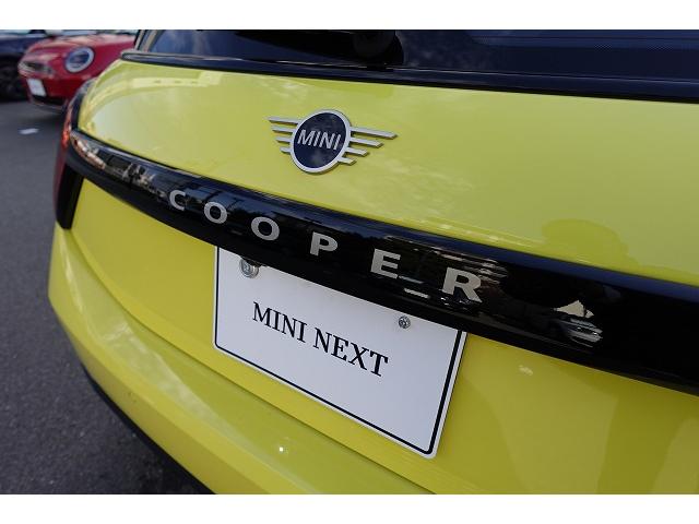 ＭＩＮＩ クーパーＣ　クラシック・トリム　弊社登録車　ＡＣＣ　ＨＵＤ　ドライビングアシスト　パーキングアシスト　アダプティブＬＥＤヘッドライト　シートヒーター　ステアリング＆レーンコントロールアシスト　ワイヤレスチャージング　認定中古車（59枚目）