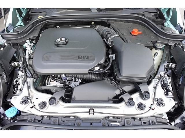 ＭＩＮＩ クーパーＣ　クラシック・トリム　弊社登録車　ＡＣＣ　ＨＵＤ　ドライビングアシスト　パーキングアシスト　アダプティブＬＥＤヘッドライト　シートヒーター　ステアリング＆レーンコントロールアシスト　ワイヤレスチャージング　認定中古車（16枚目）