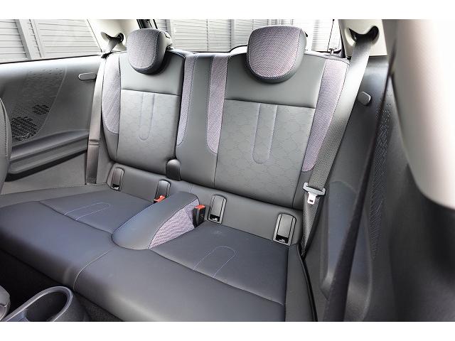 ＭＩＮＩ クーパーＣ　クラシック・トリム　弊社登録車　ＡＣＣ　ＨＵＤ　ドライビングアシスト　パーキングアシスト　アダプティブＬＥＤヘッドライト　シートヒーター　ステアリング＆レーンコントロールアシスト　ワイヤレスチャージング　認定中古車（17枚目）