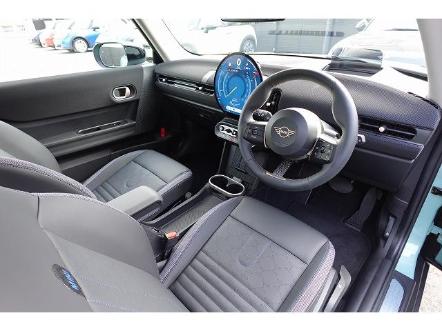 ＭＩＮＩ クーパーＣ　クラシック・トリム　弊社登録車　ＡＣＣ　ＨＵＤ　ドライビングアシスト　パーキングアシスト　アダプティブＬＥＤヘッドライト　シートヒーター　ステアリング＆レーンコントロールアシスト　ワイヤレスチャージング　認定中古車（18枚目）