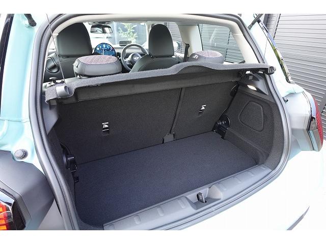 ＭＩＮＩ クーパーＣ　クラシック・トリム　弊社登録車　ＡＣＣ　ＨＵＤ　ドライビングアシスト　パーキングアシスト　アダプティブＬＥＤヘッドライト　シートヒーター　ステアリング＆レーンコントロールアシスト　ワイヤレスチャージング　認定中古車（22枚目）