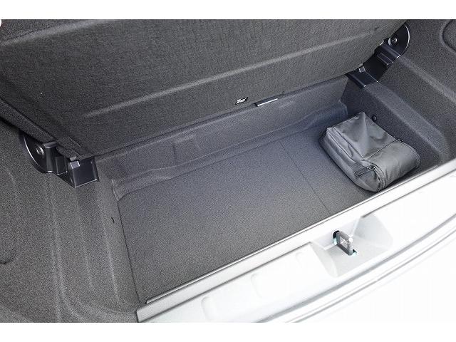 ＭＩＮＩ クーパーＣ　クラシック・トリム　弊社登録車　ＡＣＣ　ＨＵＤ　ドライビングアシスト　パーキングアシスト　アダプティブＬＥＤヘッドライト　シートヒーター　ステアリング＆レーンコントロールアシスト　ワイヤレスチャージング　認定中古車（50枚目）