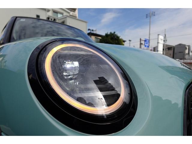 ＭＩＮＩ クーパーＣ　クラシック・トリム　弊社登録車　ＡＣＣ　ＨＵＤ　ドライビングアシスト　パーキングアシスト　アダプティブＬＥＤヘッドライト　シートヒーター　ステアリング＆レーンコントロールアシスト　ワイヤレスチャージング　認定中古車（64枚目）