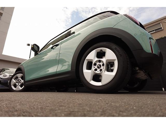 ＭＩＮＩ クーパーＣ　クラシック・トリム　弊社登録車　ＡＣＣ　ＨＵＤ　ドライビングアシスト　パーキングアシスト　アダプティブＬＥＤヘッドライト　シートヒーター　ステアリング＆レーンコントロールアシスト　ワイヤレスチャージング　認定中古車（67枚目）