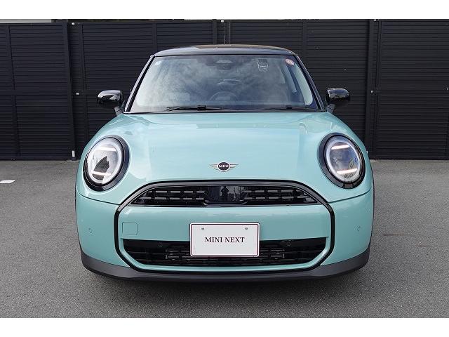 ＭＩＮＩ クーパーＣ　クラシック・トリム　弊社登録車　ＡＣＣ　ＨＵＤ　ドライビングアシスト　パーキングアシスト　アダプティブＬＥＤヘッドライト　シートヒーター　ステアリング＆レーンコントロールアシスト　ワイヤレスチャージング　認定中古車（70枚目）