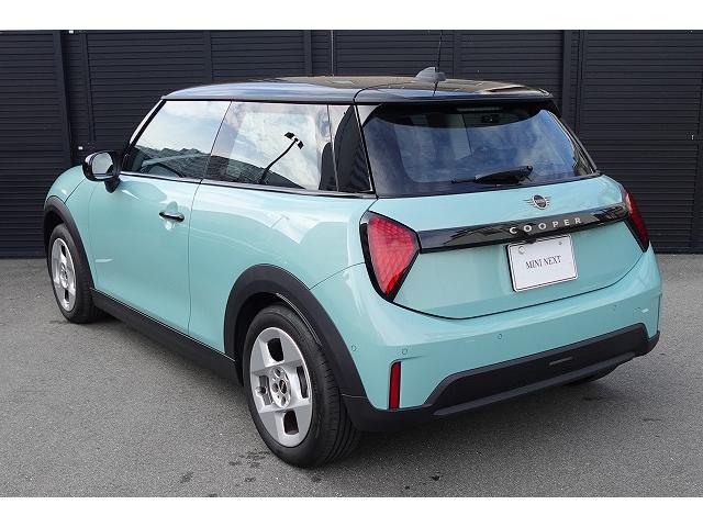 ＭＩＮＩ クーパーＣ　クラシック・トリム　弊社登録車　ＡＣＣ　ＨＵＤ　ドライビングアシスト　パーキングアシスト　アダプティブＬＥＤヘッドライト　シートヒーター　ステアリング＆レーンコントロールアシスト　ワイヤレスチャージング　認定中古車（75枚目）