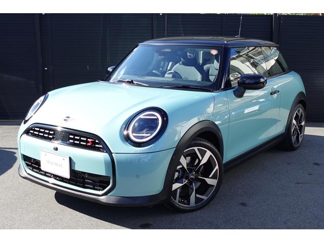 ＭＩＮＩ クーパーＳ　クラシック・トリム　弊社デモカー　ＣＬＡＳＳＩＣＴＲＩＭ　１８インチホイール　禁煙車　ＡＣＣ　純正ナビ　サラウンドビューシステム　フロントカメラ　バックカメラ　シートヒーター　ステアリングヒーター　ＨＵＤ　認定中古車（14枚目）