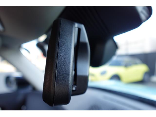 ＭＩＮＩ クーパーＳ　クラシック・トリム　弊社デモカー　ＣＬＡＳＳＩＣＴＲＩＭ　１８インチホイール　禁煙車　ＡＣＣ　純正ナビ　サラウンドビューシステム　フロントカメラ　バックカメラ　シートヒーター　ステアリングヒーター　ＨＵＤ　認定中古車（31枚目）