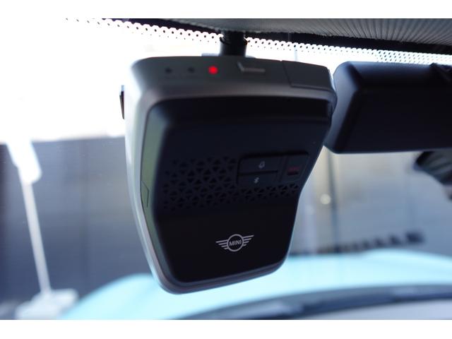 ＭＩＮＩ クーパーＳ　クラシック・トリム　弊社デモカー　ＣＬＡＳＳＩＣＴＲＩＭ　１８インチホイール　禁煙車　ＡＣＣ　純正ナビ　サラウンドビューシステム　フロントカメラ　バックカメラ　シートヒーター　ステアリングヒーター　ＨＵＤ　認定中古車（53枚目）