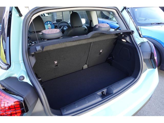 ＭＩＮＩ クーパーＳ　クラシック・トリム　弊社デモカー　ＣＬＡＳＳＩＣＴＲＩＭ　１８インチホイール　禁煙車　ＡＣＣ　純正ナビ　サラウンドビューシステム　フロントカメラ　バックカメラ　シートヒーター　ステアリングヒーター　ＨＵＤ　認定中古車（58枚目）