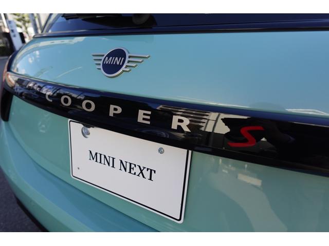 ＭＩＮＩ クーパーＳ　クラシック・トリム　弊社デモカー　ＣＬＡＳＳＩＣＴＲＩＭ　１８インチホイール　禁煙車　ＡＣＣ　純正ナビ　サラウンドビューシステム　フロントカメラ　バックカメラ　シートヒーター　ステアリングヒーター　ＨＵＤ　認定中古車（66枚目）