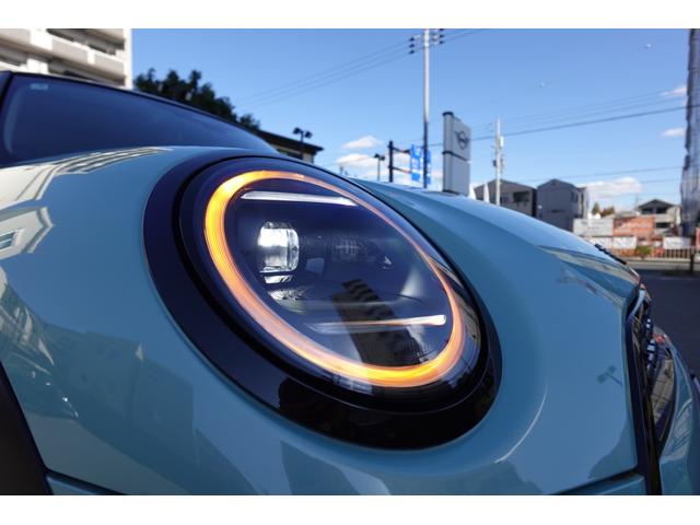 ＭＩＮＩ クーパーＳ　クラシック・トリム　弊社デモカー　ＣＬＡＳＳＩＣＴＲＩＭ　１８インチホイール　禁煙車　ＡＣＣ　純正ナビ　サラウンドビューシステム　フロントカメラ　バックカメラ　シートヒーター　ステアリングヒーター　ＨＵＤ　認定中古車（69枚目）